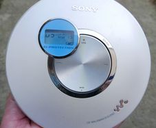 Sony CD Walkman D-EJ250 - Tested