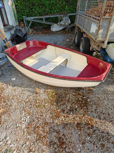 Fibreglass dingy
