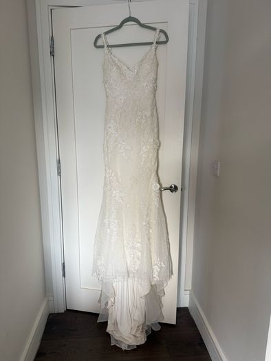 Romantica Collection wedding dress - size 10