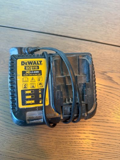 Dewalt Charger DCB115