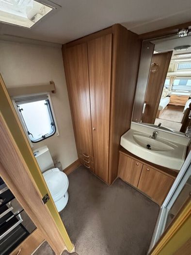 Swift Challenger SE 480-2 Berth - Fixed Awning
