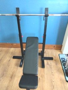 weights bench with accessories