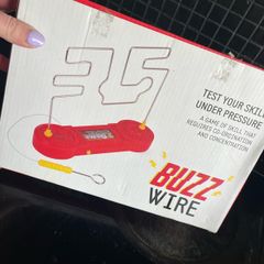 Buzz wire game