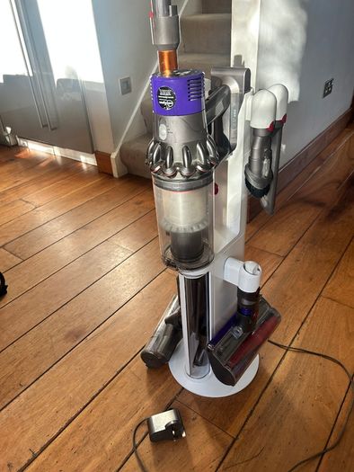 Dyson V10 Cordless Vacuum Cleaner with Stand and Accessories