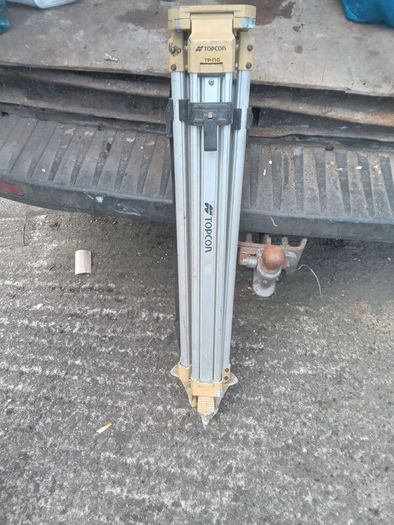 Topcon tripod