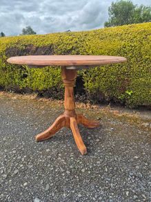 kitchen table, round, extendable foldable sides