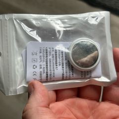 bluetooth tag AirTag tracker