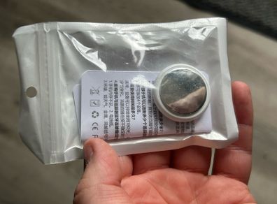 bluetooth tag AirTag tracker