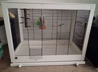 Large bird cage for parrots