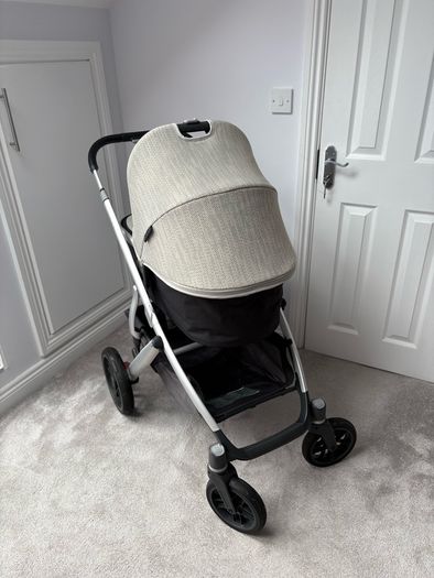 UPPAbaby Vista V2 Pushchair & Carrycot Bundle | Sierra plus mamas and papas footmuff