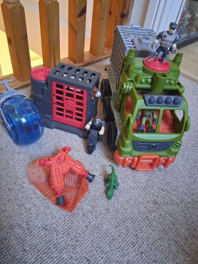Imaginext jurassic world Hauler, Stygimoloch dinosaur cage & Owen figure, Claire and Gyrosphere action figure