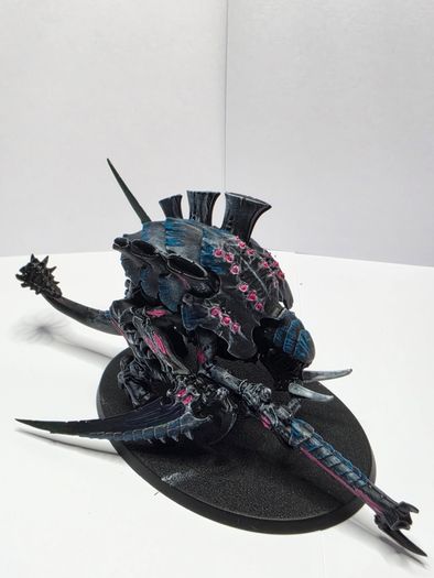 40k Tyranids old one eye and Carnifex