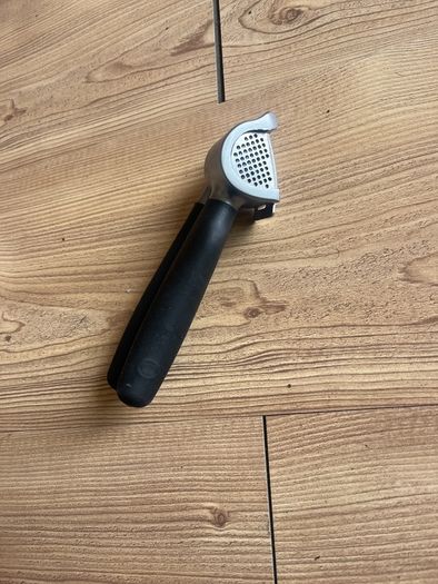 Garlic press