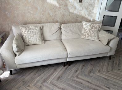 Couch and two one seaters