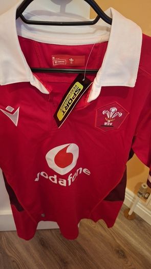 Wales Rugby Jersey NEW