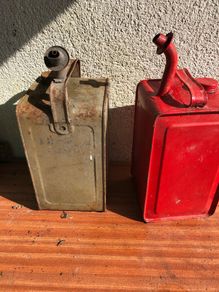 vintage oil cans