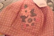 Girls BNWT hat 6/12 mths reduced