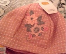 Girls BNWT hat 6/12 mths reduced