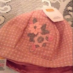 Girls BNWT hat 6/12 mths reduced