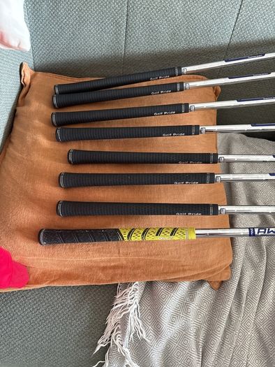 Ping i200 irons red dot