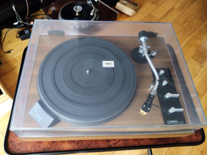 Yamaha YP-511.Direct Drive turntable from the Japanese Golden era 1970s.Full service