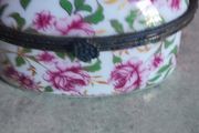 Nav Portugal Lovely Detailed Little Vintage Porcelain Floral Roses Trinket Box