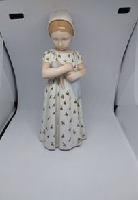 Vintage : Copenhagen Porcelain : Mary with Doll Figurine