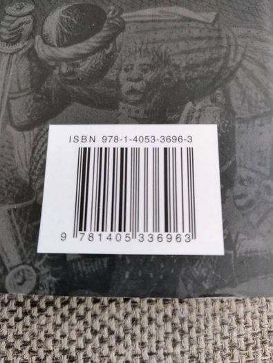 Commanders history's greatest military leaders by R G Grant hardback with dustcover in very good condition coffee table size book 350 pages FREE STANDARD POSTAGE INCLUDED