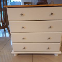 chest of drawers