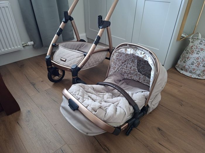 Cosatto Wow 2 Travel system - whisper