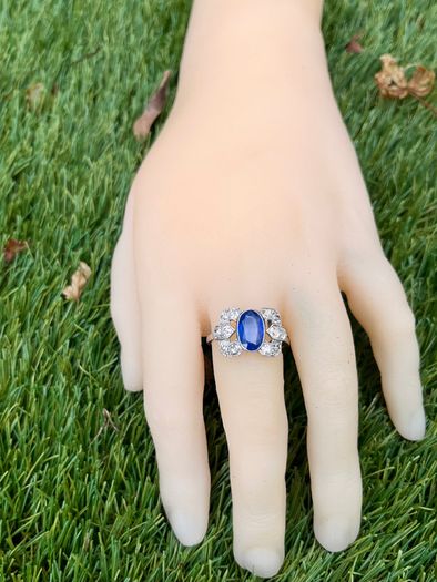 Antique Art Deco Sapphire & Diamond Ring - Platinum