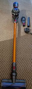 Dyson v8