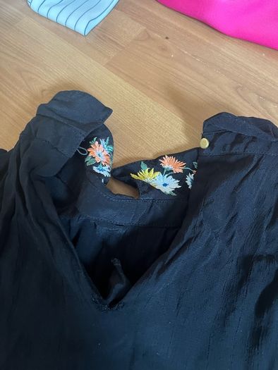 Brand new oasis black silk crepe top embroidered collar