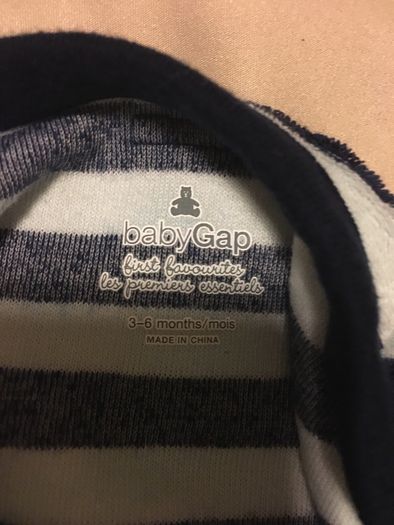 Boys gap top never worn 3/6 mths
