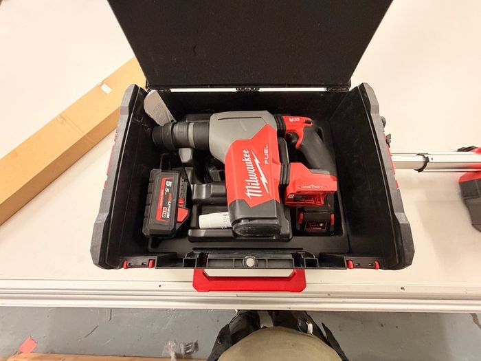 Milwaukee sds m18