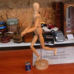 Artists dummy