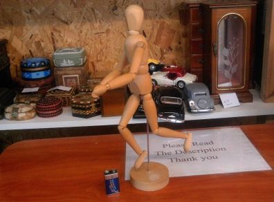 Artists dummy