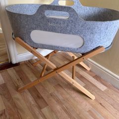 Grey Moses basket and stand (Snuzbaskit)