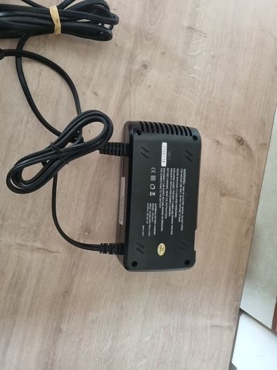 YPC4A12 Yu-Power Intelligent battery charger