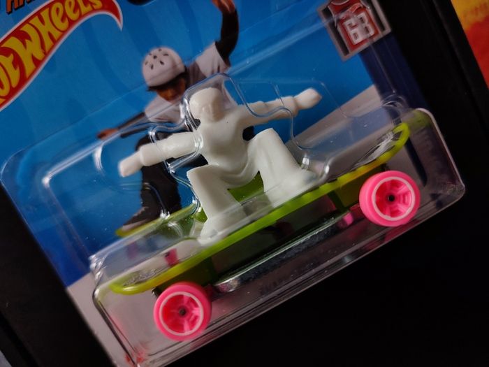 Skate Grom ! Tony Hawk ! from HW Sports Series ! Sealed ! by Mattel / Hot Wheels !