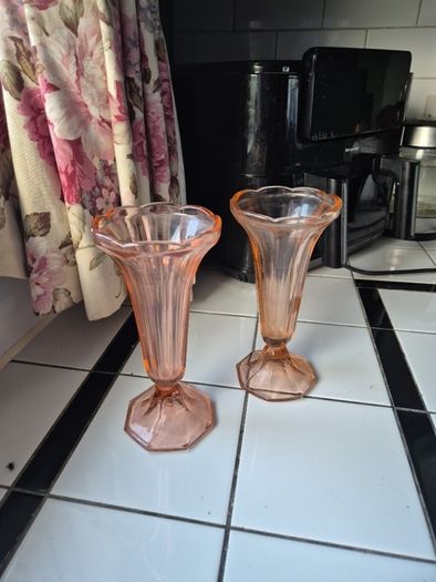 Pair of Art Deco Vintage 1930s Tulip vases