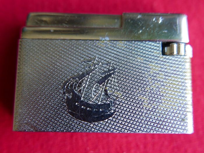 Vintage SILVER MATCH Pocket Gas Lighter