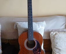 Hondo vintage acoustic guitar h117n.