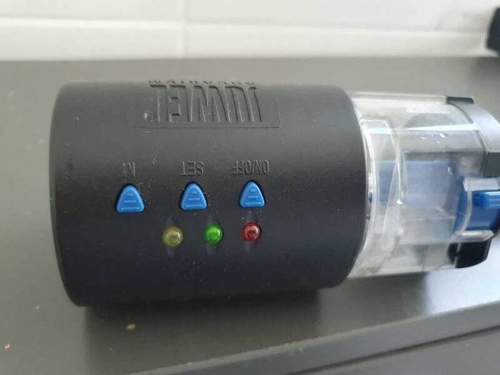 juwel fish food feeder