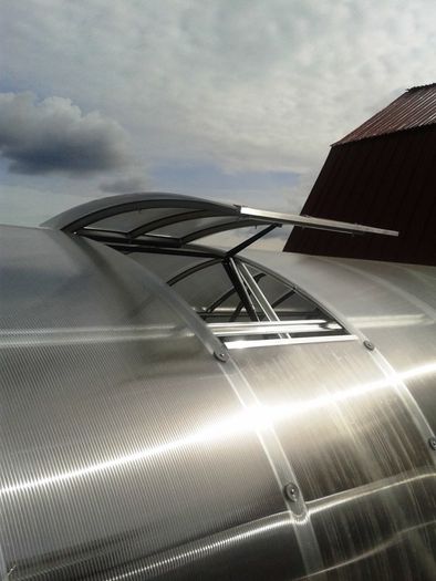 Greenhouse Extra strong ARC 2 Polycarbonate tunnel greenhouse