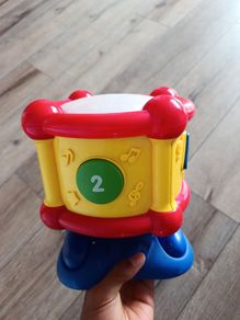 Carousel musical spinning drum