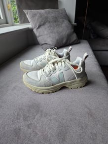 Veja ladies venturi gravel menthol size uk5