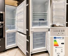 New Electrolux LNS5LE18S fridge freezer