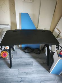 Gaming desk