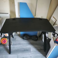 Gaming desk